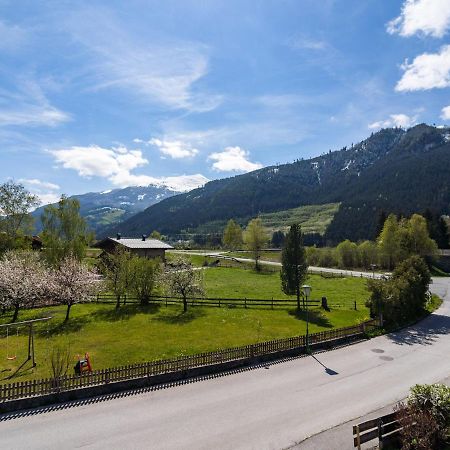 Modern Apartment Near Ski Area In M Hlbach Dorf  エクステリア 写真
